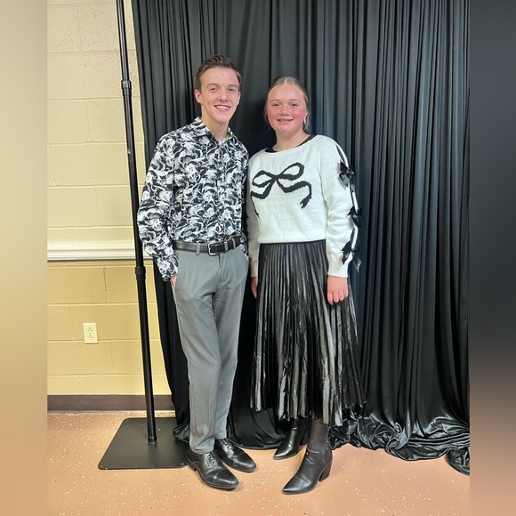 •🤍• - Picture 3 of 3